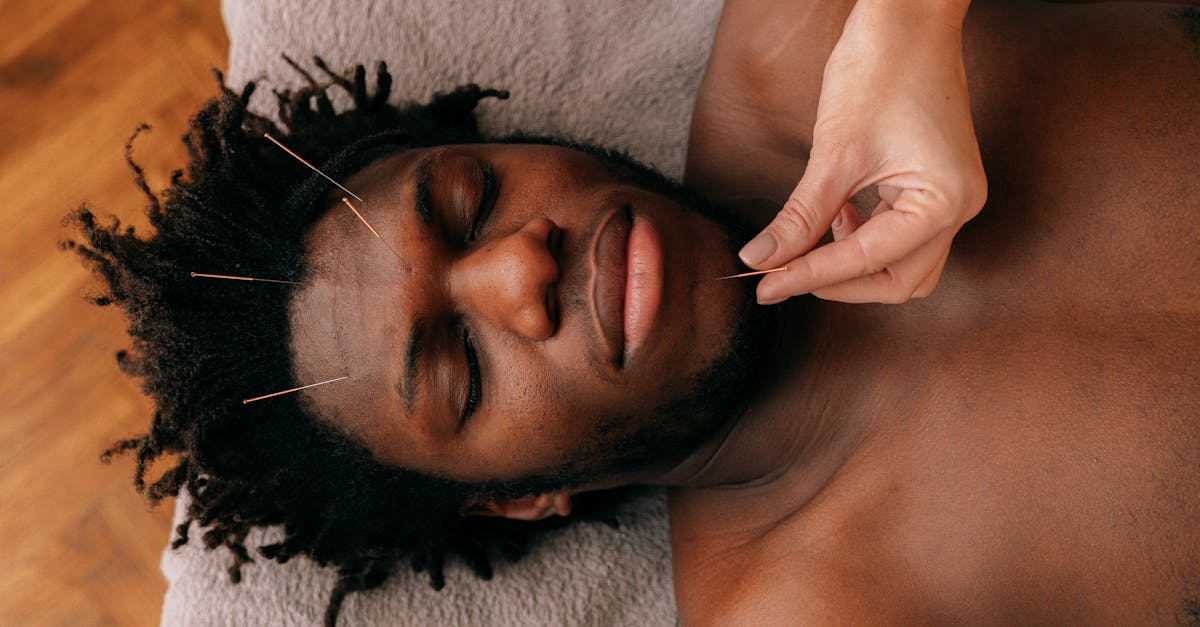 découvrez l'acupression, une technique de guérison traditionnelle qui stimule des points spécifiques du corps pour soulager le stress, apaiser la douleur et favoriser le bien-être. explorez ses bienfaits et apprenez comment l'intégrer dans votre routine de santé.