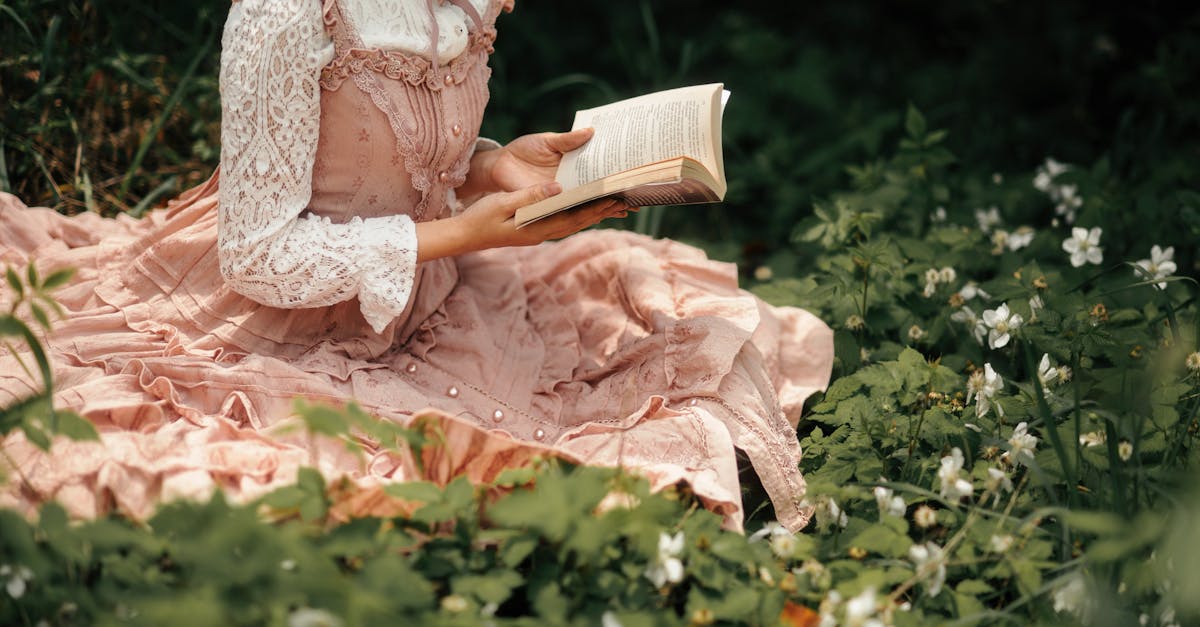 découvrez la délicatesse et l'élégance de la dentelle, un tissu intemporel qui sublime vos créations et ajoute une touche romantique à vos tenues. explorez nos conseils et inspirations pour l'intégrer dans votre garde-robe.