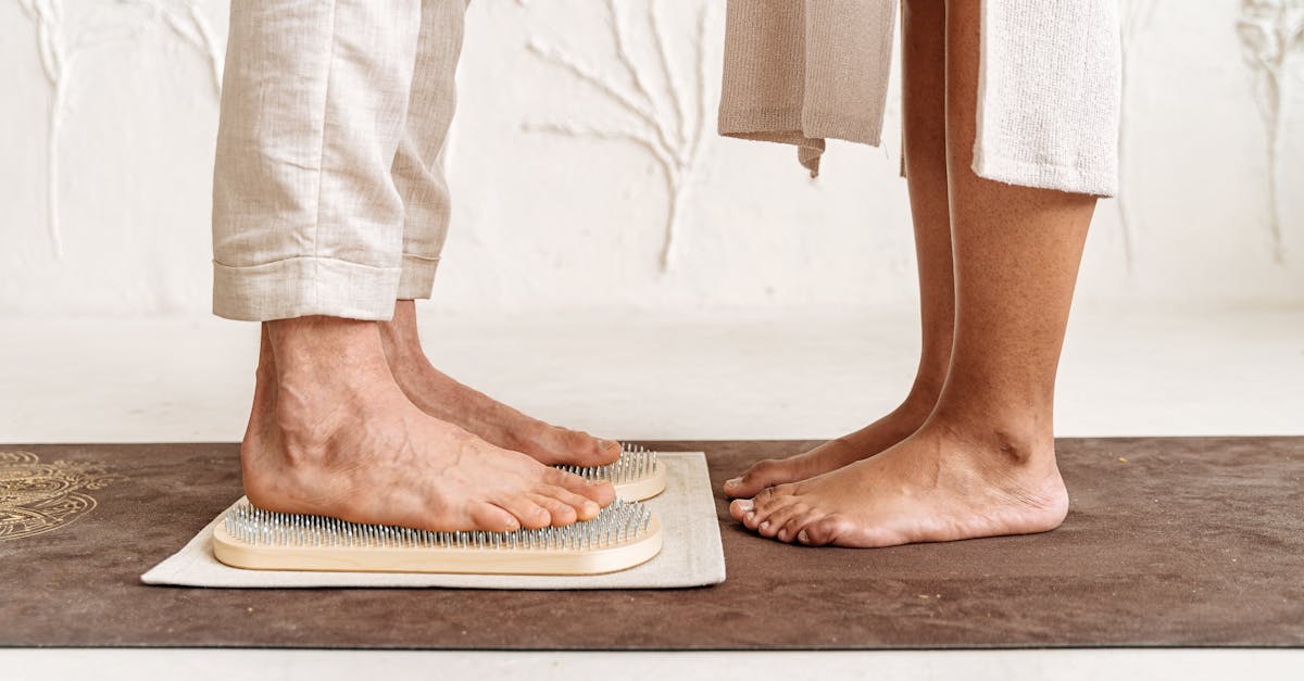 découvrez l'acupression, une pratique millénaire de médecine traditionnelle chinoise qui utilise la pression sur des points spécifiques du corps pour soulager la douleur, réduire le stress et promouvoir le bien-être. apprenez des techniques simples à intégrer dans votre vie quotidienne pour améliorer votre santé physique et mentale.