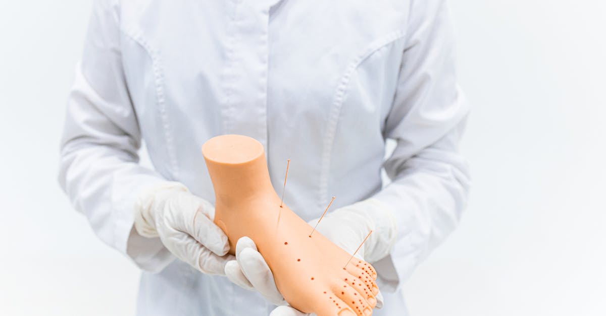 découvrez l'acupression, une technique de médecine traditionnelle qui utilise des points de pression pour soulager le stress, améliorer la circulation et favoriser le bien-être général. apprenez comment cette méthode naturelle peut transformer votre santé au quotidien.