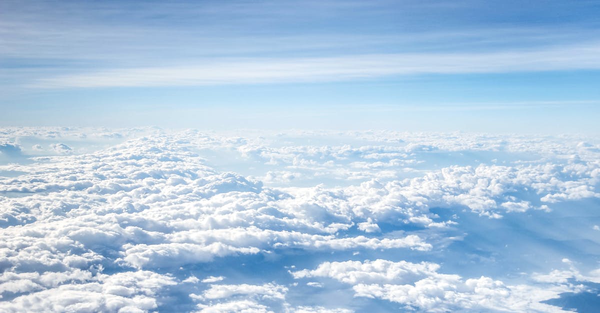 découvrez l'univers fascinant de l'atmosphère, ses couches, ses phénomènes météorologiques et son impact sur notre planète. explorez comment l'atmosphère influence le climat et la vie sur terre.