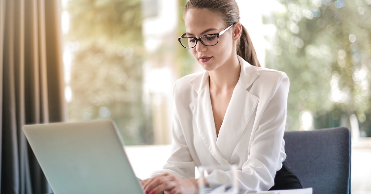 découvrez comment devenir un confident exceptionnel, capable d'écouter et de soutenir vos proches dans les moments difficiles. apprenez les compétences clés pour instaurer la confiance et créer des relations authentiques.