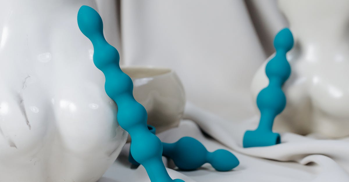 découvrez notre sélection de sex toys innovants et de qualité pour pimenter vos moments intimes. explorez des sensations inoubliables avec des produits adaptés à tous les désirs et fantasmes.