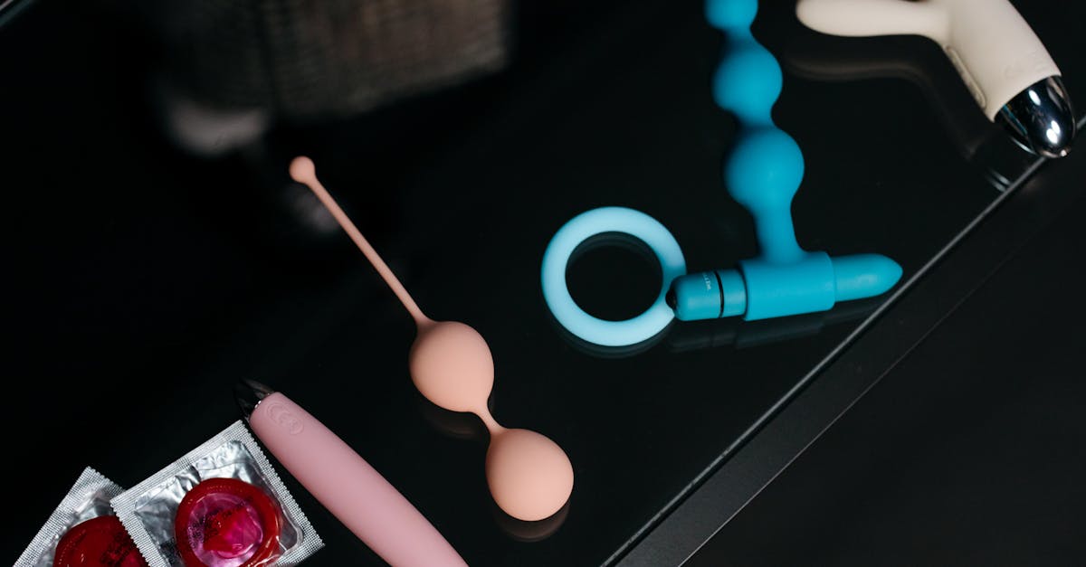 découvrez l'univers des sex toys pour pimenter votre vie intime. notre sélection variée, allant des stimulateurs aux accessoires érotiques, vous permettra d'explorer de nouvelles sensations et d'améliorer votre plaisir. idéal pour les couples ou pour un usage solo, trouvez le jouet parfait pour élever votre expérience sexuelle à un niveau inégalé.