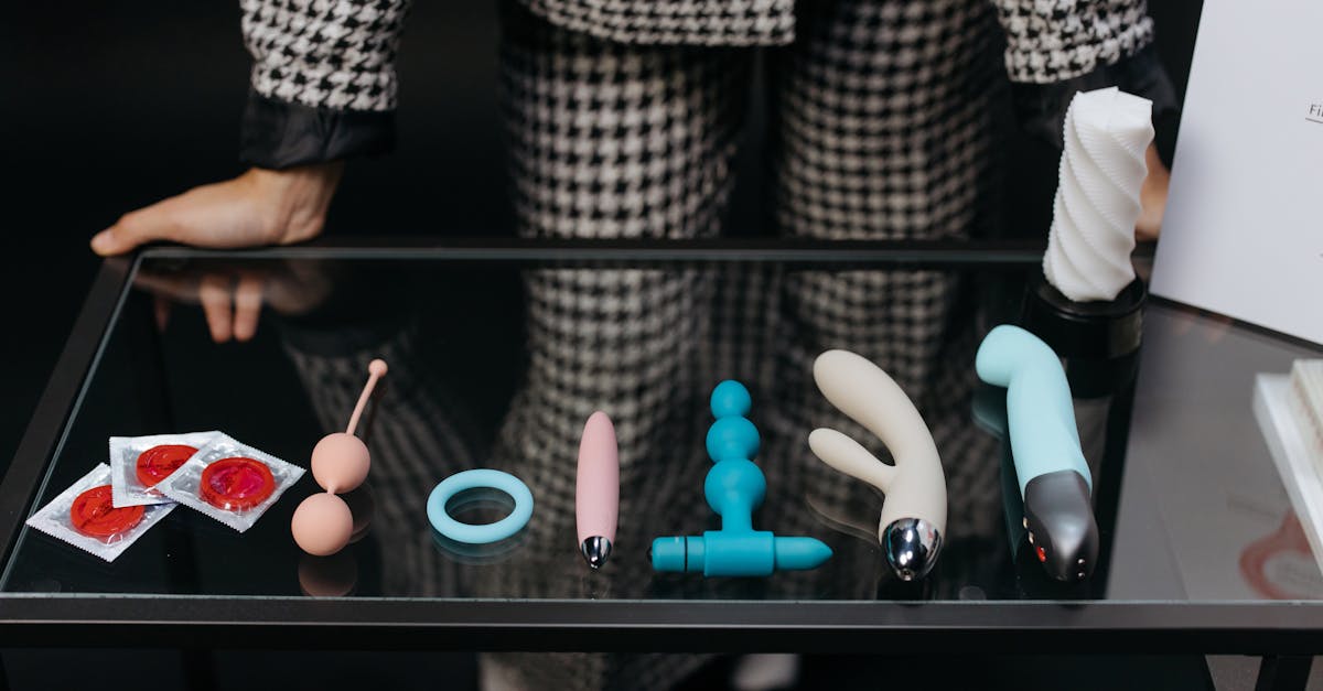 découvrez notre sélection de sextoys de qualité pour pimenter votre vie intime. trouvez des articles adaptés à tous les goûts et désirs, pour des moments de plaisir inoubliables en solo ou à deux.