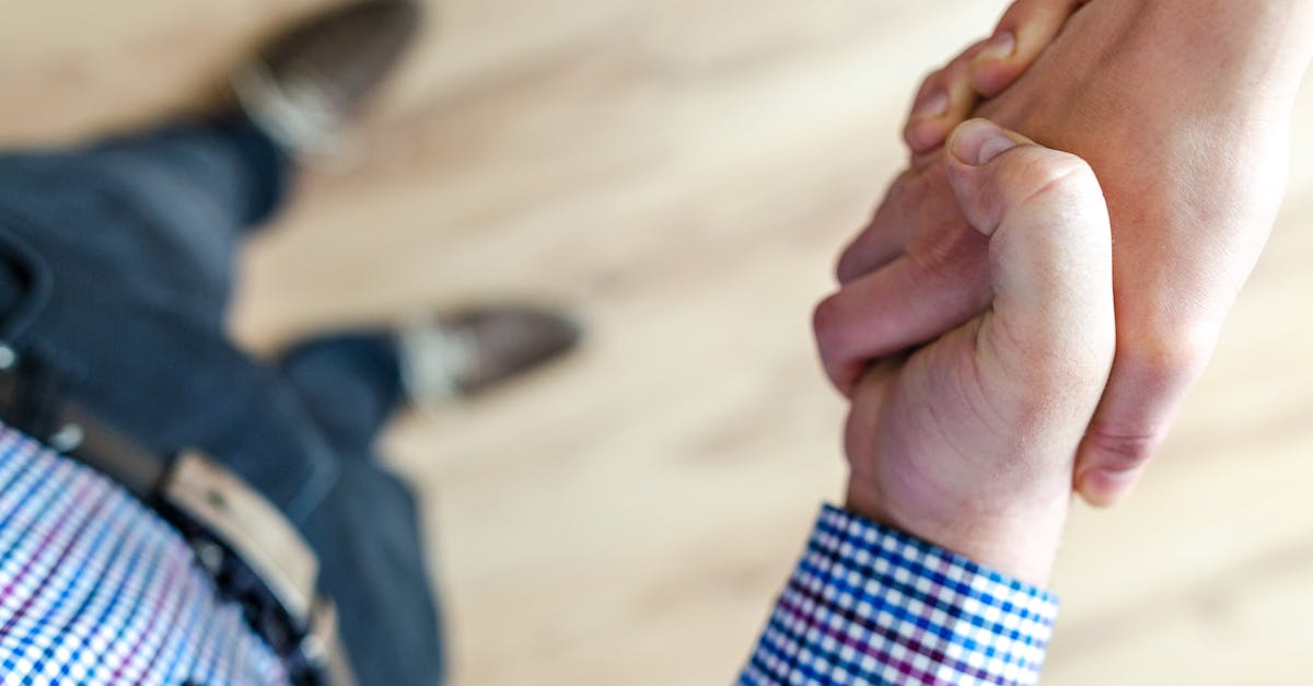 découvrez l'importance de la confiance dans les relations personnelles et professionnelles, ainsi que des conseils pratiques pour bâtir et maintenir la confiance avec vos collègues, amis et proches.